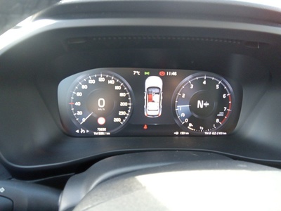 Volvo XC40 T2 Momentum Core 95 kW (129 CV) 15 Volvo XC40 T2 Momentum Core 95 kW (129 CV) 15