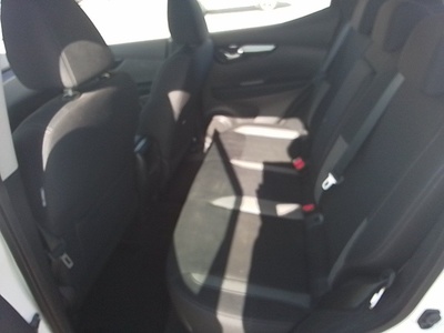 Nissan Qashqai dCi 85 Acenta 85 kW (115 CV) 9 Nissan Qashqai dCi 85 Acenta 85 kW (115 CV) 9