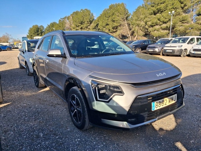 Kia Niro 1.6 GDi PHEV Drive 135 kW (183 CV) Vehículo usado en Madrid Kia Niro 1.6 GDi PHEV Drive 135 kW (183 CV) Vehículo usado en Madrid