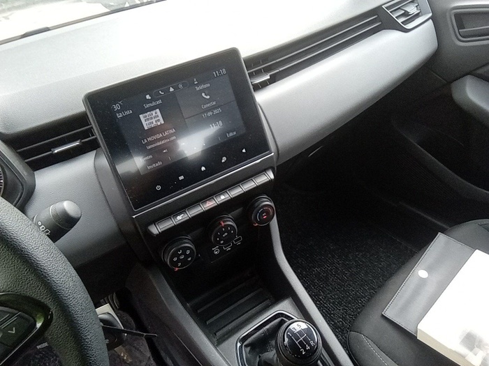 Renault Clio Business SCe 48 kW (65 CV) Vehículo usado en Madrid Renault Clio Business SCe 48 kW (65 CV) Vehículo usado en Madrid