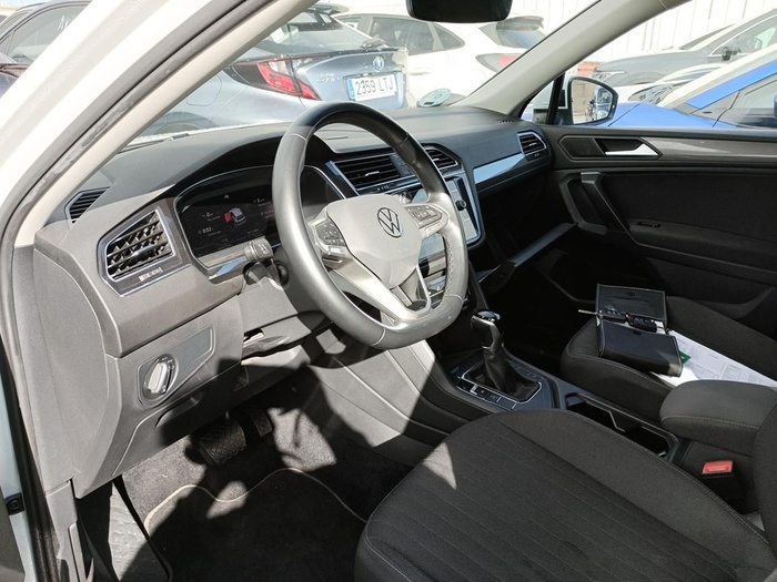 Volkswagen Tiguan Allspace Life 2.0 TDI 110 kW (150 CV) DSG Vehículo usado en Madrid Volkswagen Tiguan Allspace Life 2.0 TDI 110 kW (150 CV) DSG Vehículo usado en Madrid
