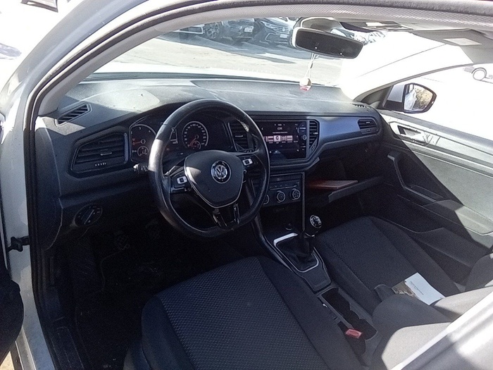 Volkswagen T-Roc Edition 1.6 TDI 85 kW (115 CV) Vehículo usado en Madrid Volkswagen T-Roc Edition 1.6 TDI 85 kW (115 CV) Vehículo usado en Madrid