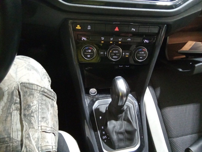 Volkswagen T-Roc Sport 1.5 TSI 110 kW (150 CV) DSG Vehículo usado en Madrid Volkswagen T-Roc Sport 1.5 TSI 110 kW (150 CV) DSG Vehículo usado en Madrid