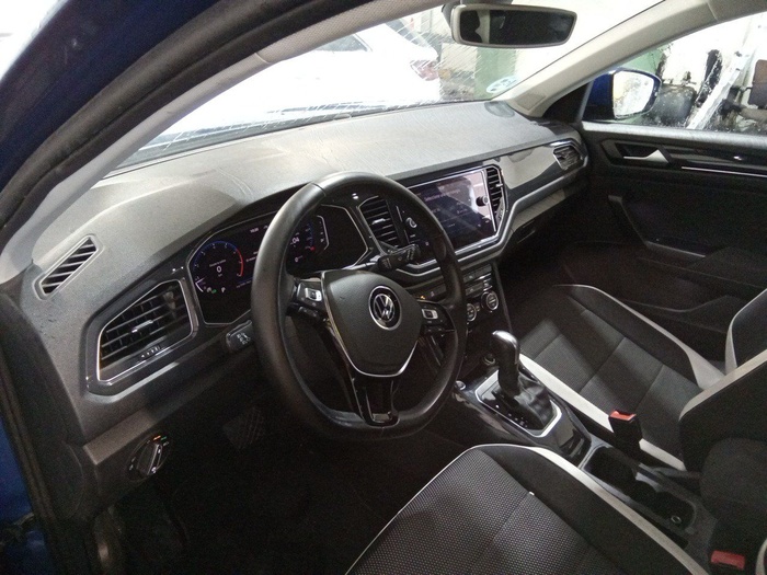 Volkswagen T-Roc Sport 1.5 TSI 110 kW (150 CV) DSG Vehículo usado en Madrid Volkswagen T-Roc Sport 1.5 TSI 110 kW (150 CV) DSG Vehículo usado en Madrid