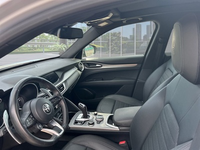 Alfa Romeo Stelvio 2.0 Gasolina Sprint Q4 Auto 148 kW (200 CV) 7 Alfa Romeo Stelvio 2.0 Gasolina Sprint Q4 Auto 148 kW (200 CV) 7