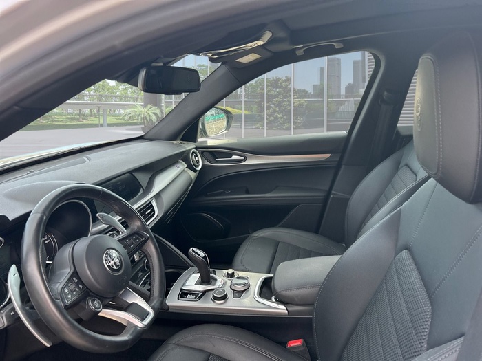 Alfa Romeo Stelvio 2.0 Gasolina Sprint Q4 Auto 148 kW (200 CV) Vehículo usado en Madrid Alfa Romeo Stelvio 2.0 Gasolina Sprint Q4 Auto 148 kW (200 CV) Vehículo usado en Madrid