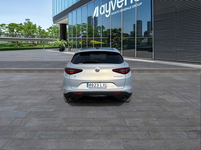 Alfa Romeo Stelvio 2.0 Gasolina Sprint Q4 Auto 148 kW (200 CV) Vehículo usado en Madrid Alfa Romeo Stelvio 2.0 Gasolina Sprint Q4 Auto 148 kW (200 CV) Vehículo usado en Madrid