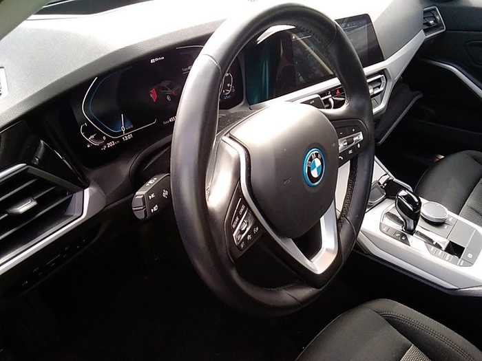 BMW Serie 3 320e 150 kW (204 CV) Vehículo usado en Madrid BMW Serie 3 320e 150 kW (204 CV) Vehículo usado en Madrid