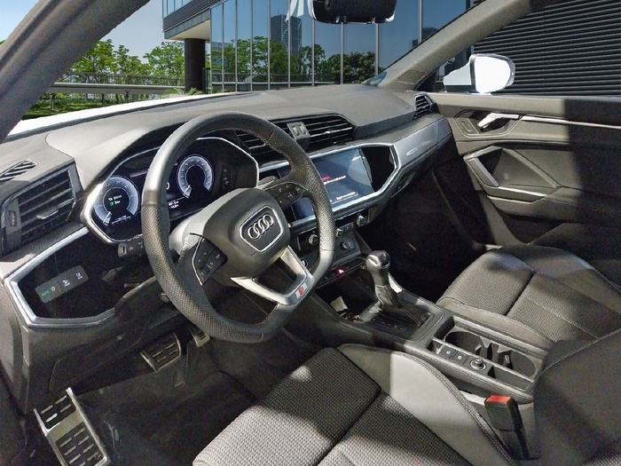 Audi Q3 Sportback TFSIe S line 45 TFSI e 180 kW (245 CV) S tronic Vehículo usado en Madrid Audi Q3 Sportback TFSIe S line 45 TFSI e 180 kW (245 CV) S tronic Vehículo usado en Madrid