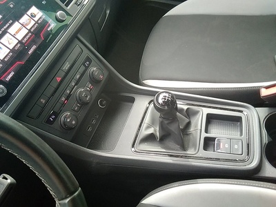 SEAT Ateca 1.6 TDI S&S Ecomotive Reference 85 kW (115 CV) 10 SEAT Ateca 1.6 TDI S&S Ecomotive Reference 85 kW (115 CV) 10