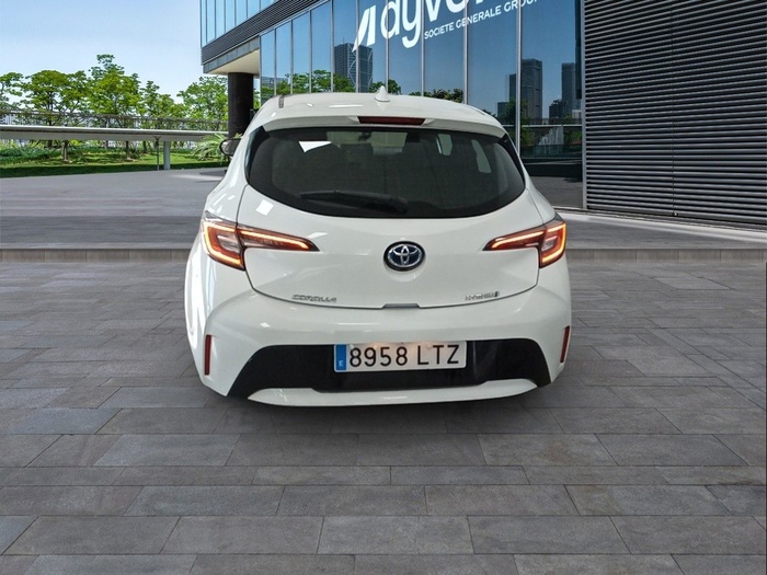 Toyota Corolla 1.8 125 Híbrido Active Tech E-CVT 90 kW (122 CV) Vehículo usado en Madrid Toyota Corolla 1.8 125 Híbrido Active Tech E-CVT 90 kW (122 CV) Vehículo usado en Madrid