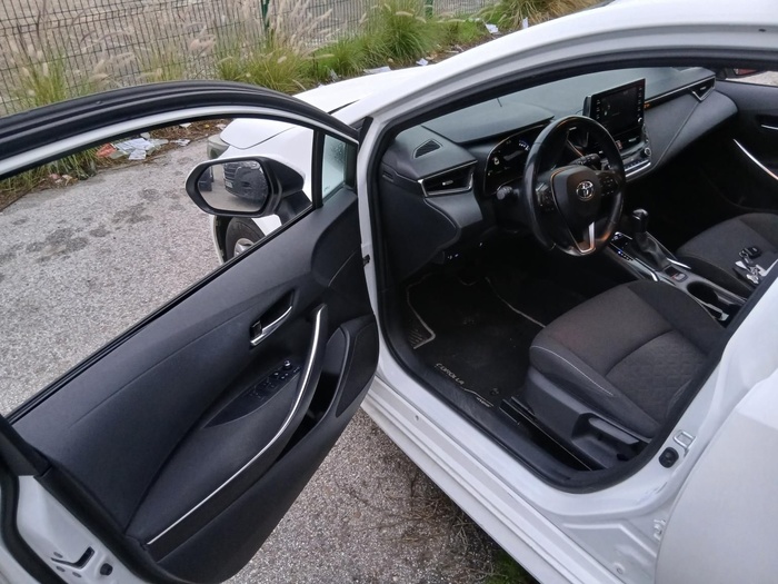 Toyota Corolla 1.8 125 Híbrido Active Tech E-CVT 90 kW (122 CV) Vehículo usado en Madrid Toyota Corolla 1.8 125 Híbrido Active Tech E-CVT 90 kW (122 CV) Vehículo usado en Madrid