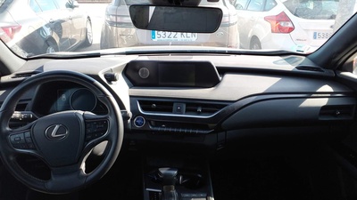 Lexus UX 250h Business 2WD 135 kW (184 CV) 8 Lexus UX 250h Business 2WD 135 kW (184 CV) 8