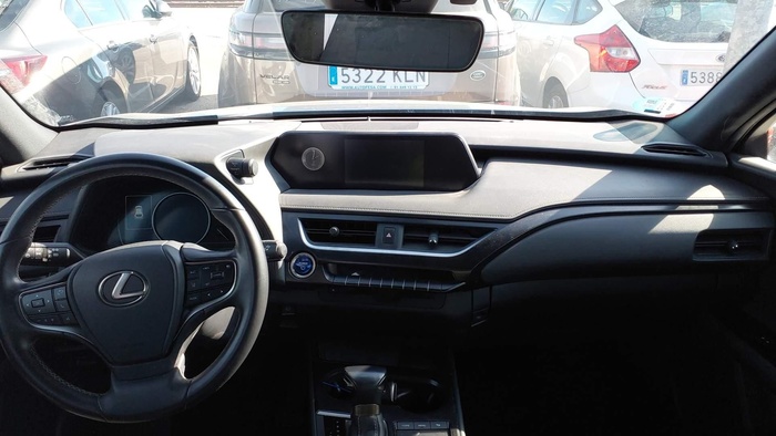 Lexus UX 250h Business 2WD 135 kW (184 CV) Vehículo usado en Madrid Lexus UX 250h Business 2WD 135 kW (184 CV) Vehículo usado en Madrid