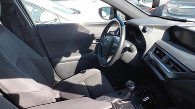 Lexus UX 250h Business 2WD 135 kW (184 CV) 5 Lexus UX 250h Business 2WD 135 kW (184 CV) 5