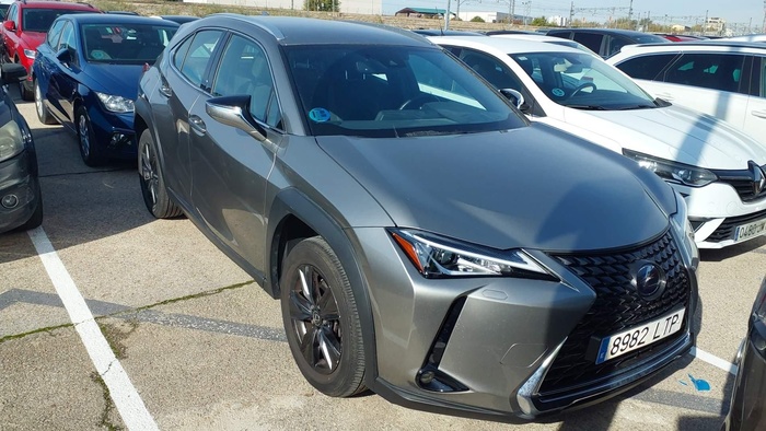 Lexus UX 250h Business 2WD 135 kW (184 CV) Vehículo usado en Madrid Lexus UX 250h Business 2WD 135 kW (184 CV) Vehículo usado en Madrid