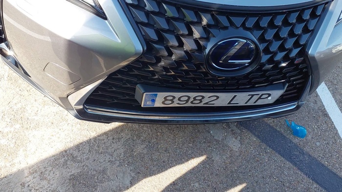 Lexus UX 250h Business 2WD 135 kW (184 CV) Vehículo usado en Madrid Lexus UX 250h Business 2WD 135 kW (184 CV) Vehículo usado en Madrid