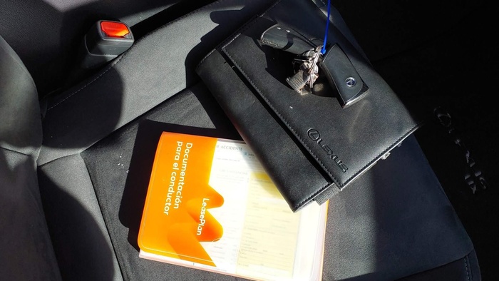 Lexus UX 250h Business 2WD 135 kW (184 CV) Vehículo usado en Madrid Lexus UX 250h Business 2WD 135 kW (184 CV) Vehículo usado en Madrid