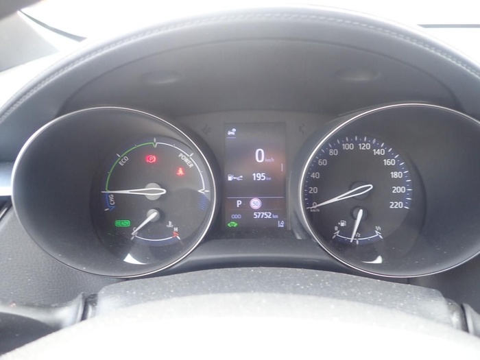 Toyota C-HR 1.8 125H Advance 90 kW (122 CV) Vehículo usado en Madrid Toyota C-HR 1.8 125H Advance 90 kW (122 CV) Vehículo usado en Madrid