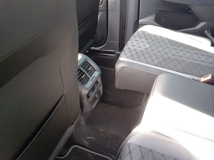 Volkswagen Tiguan R-Line 2.0 TDI 110 kW (150 CV) DSG Vehículo usado en Madrid Volkswagen Tiguan R-Line 2.0 TDI 110 kW (150 CV) DSG Vehículo usado en Madrid