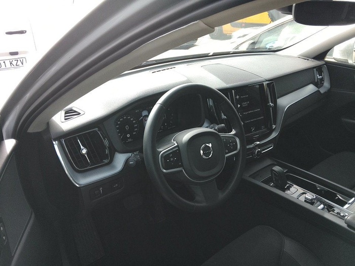 Volvo XC60 B4 D Business Plus AWD Auto 145 kW (197 CV) Vehículo usado en Madrid Volvo XC60 B4 D Business Plus AWD Auto 145 kW (197 CV) Vehículo usado en Madrid