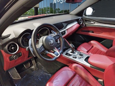 Alfa Romeo Stelvio 2.2 Diésel Veloce Q4 Auto 154 kW (210 CV) 7 Alfa Romeo Stelvio 2.2 Diésel Veloce Q4 Auto 154 kW (210 CV) 7