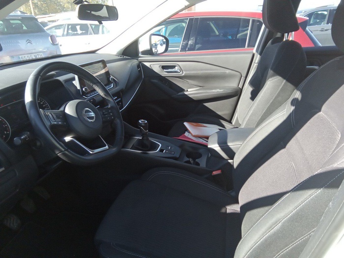 Nissan Qashqai DIG-T 140 mHEV Acenta 4x2 103 kW (140 CV) Vehículo usado en Madrid Nissan Qashqai DIG-T 140 mHEV Acenta 4x2 103 kW (140 CV) Vehículo usado en Madrid