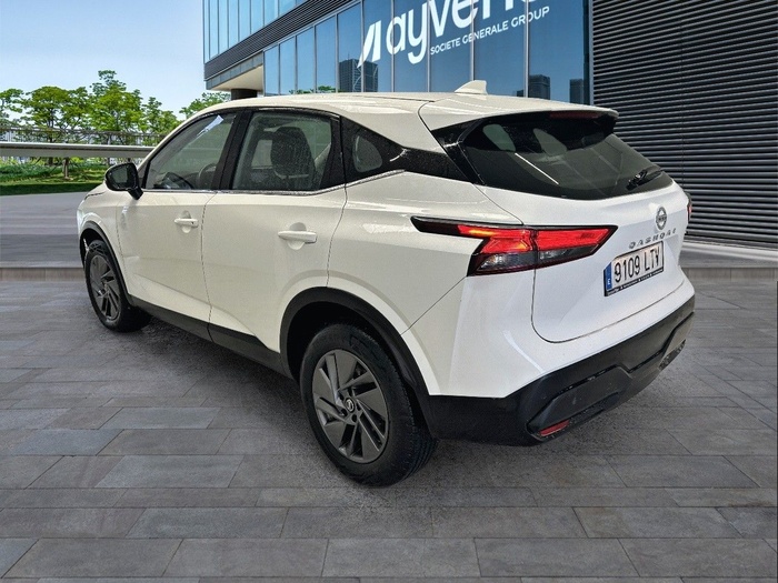 Nissan Qashqai DIG-T 140 mHEV Acenta 4x2 103 kW (140 CV) Vehículo usado en Madrid Nissan Qashqai DIG-T 140 mHEV Acenta 4x2 103 kW (140 CV) Vehículo usado en Madrid