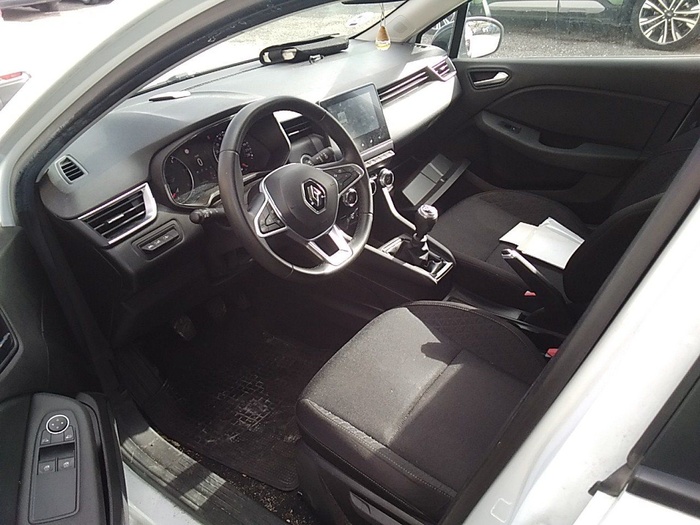 Renault Clio Intens Blue dCi 74 kW (100 CV) Vehículo usado en Madrid Renault Clio Intens Blue dCi 74 kW (100 CV) Vehículo usado en Madrid