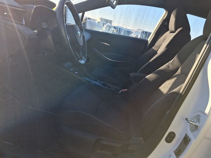 Toyota Corolla 1.8 125 Híbrido Active Tech E-CVT 90 kW (122 CV) Vehículo usado en Madrid Toyota Corolla 1.8 125 Híbrido Active Tech E-CVT 90 kW (122 CV) Vehículo usado en Madrid