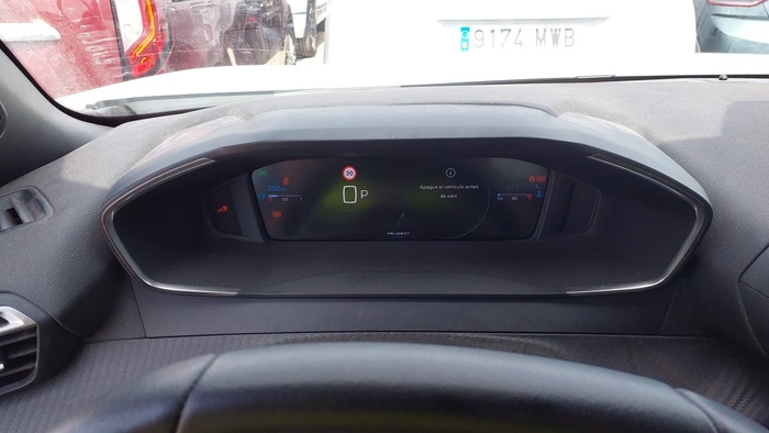 Peugeot 2008 PureTech 130 S&S Allure EAT8 96 kW (130 CV) Vehículo usado en Madrid Peugeot 2008 PureTech 130 S&S Allure EAT8 96 kW (130 CV) Vehículo usado en Madrid