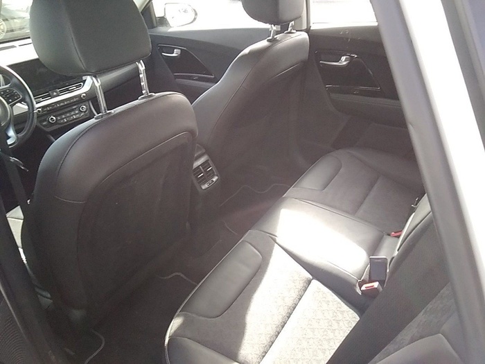 Kia Niro 1.6 GDi PHEV Drive 104 kW (141 CV) Vehículo usado en Madrid Kia Niro 1.6 GDi PHEV Drive 104 kW (141 CV) Vehículo usado en Madrid