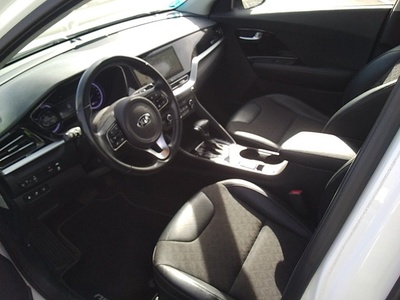 Kia Niro 1.6 GDi PHEV Drive 104 kW (141 CV) 7 Kia Niro 1.6 GDi PHEV Drive 104 kW (141 CV) 7