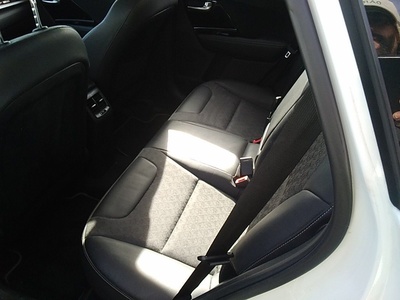 Kia Niro 1.6 GDi PHEV Drive 104 kW (141 CV) 14 Kia Niro 1.6 GDi PHEV Drive 104 kW (141 CV) 14