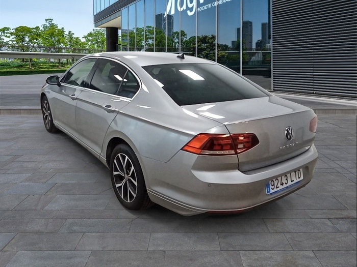 Volkswagen Passat Executive 1.5 TSI 110 kW (150 CV) Vehículo usado en Madrid Volkswagen Passat Executive 1.5 TSI 110 kW (150 CV) Vehículo usado en Madrid