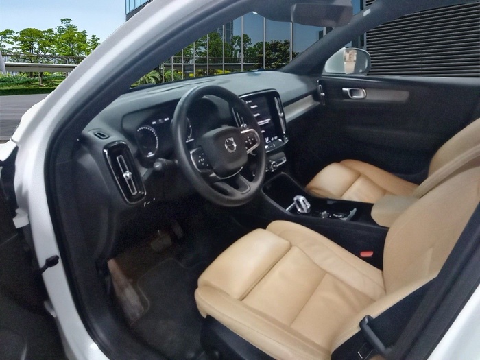 Volvo XC40 T5 Twin Recharge Inscription Auto 193 kW (262 CV) Vehículo usado en Madrid Volvo XC40 T5 Twin Recharge Inscription Auto 193 kW (262 CV) Vehículo usado en Madrid