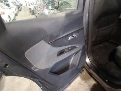 Peugeot 3008 BlueHDi 130 S&S Active Pack 96 kW (130 CV) 13 Peugeot 3008 BlueHDi 130 S&S Active Pack 96 kW (130 CV) 13