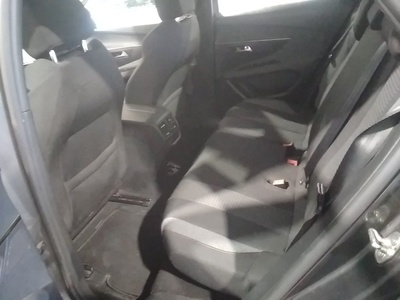 Peugeot 3008 BlueHDi 130 S&S Active Pack 96 kW (130 CV) 12 Peugeot 3008 BlueHDi 130 S&S Active Pack 96 kW (130 CV) 12