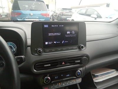 Hyundai Kona 1.6 GDI HEV Maxx DCT 104 kW (141 CV) 15 Hyundai Kona 1.6 GDI HEV Maxx DCT 104 kW (141 CV) 15