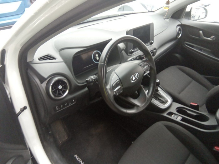 Hyundai Kona 1.6 GDI HEV Maxx DCT 104 kW (141 CV) Vehículo usado en Madrid Hyundai Kona 1.6 GDI HEV Maxx DCT 104 kW (141 CV) Vehículo usado en Madrid