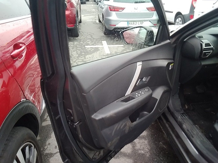 Citroen C4 BlueHDi 130 S&S Plus EAT8 96 kW (131 CV) Vehículo usado en Madrid Citroen C4 BlueHDi 130 S&S Plus EAT8 96 kW (131 CV) Vehículo usado en Madrid