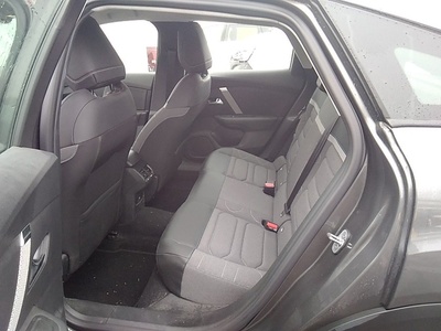 Citroen C4 BlueHDi 130 S&S Plus EAT8 96 kW (131 CV) 9 Citroen C4 BlueHDi 130 S&S Plus EAT8 96 kW (131 CV) 9