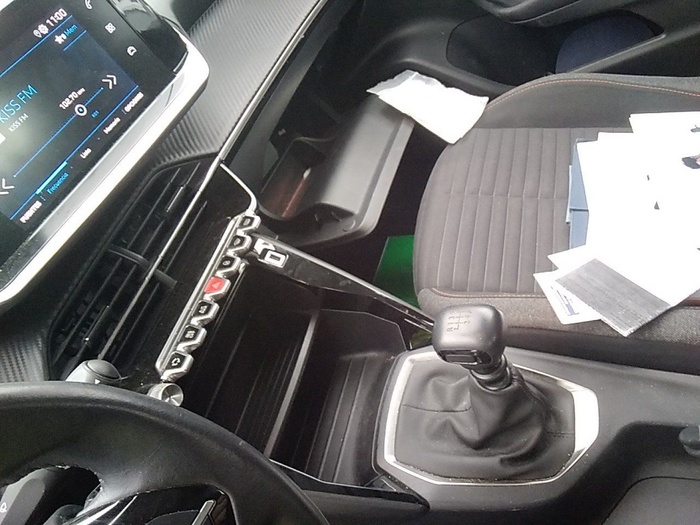 Peugeot 2008 BlueHDi 110 S&S Active Pack 81 kW (110 CV) Vehículo usado en Madrid Peugeot 2008 BlueHDi 110 S&S Active Pack 81 kW (110 CV) Vehículo usado en Madrid