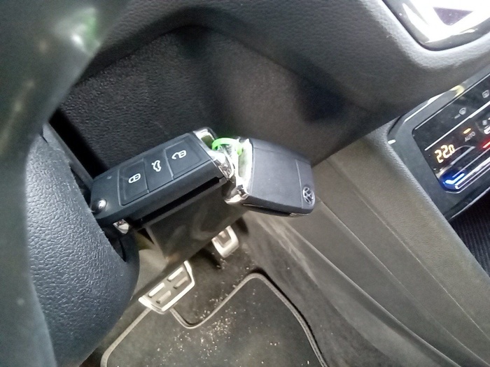 Volkswagen Tiguan R-Line 2.0 TDI 110 kW (150 CV) DSG Vehículo usado en Madrid Volkswagen Tiguan R-Line 2.0 TDI 110 kW (150 CV) DSG Vehículo usado en Madrid