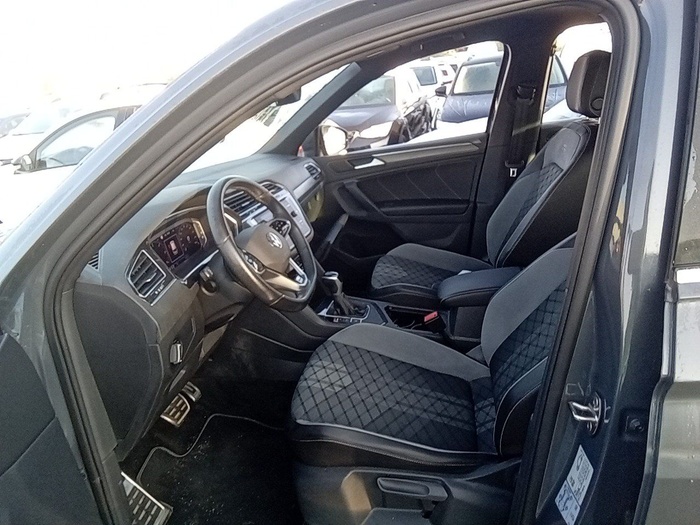 Volkswagen Tiguan R-Line 2.0 TDI 110 kW (150 CV) DSG Vehículo usado en Madrid Volkswagen Tiguan R-Line 2.0 TDI 110 kW (150 CV) DSG Vehículo usado en Madrid