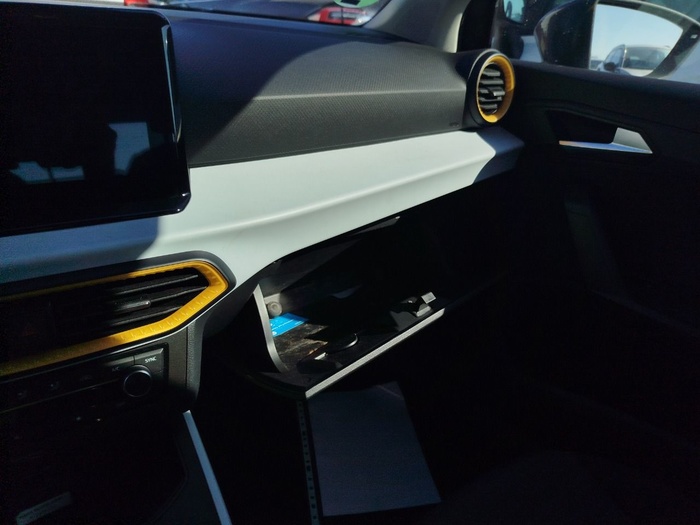 SEAT Arona 1.0 TSI Style Plus 81 kW (110 CV) Vehículo usado en Madrid SEAT Arona 1.0 TSI Style Plus 81 kW (110 CV) Vehículo usado en Madrid