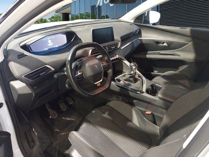 Peugeot 3008 1.5 BlueHDi S&S Style 96 kW (130 CV) Vehículo usado en Madrid Peugeot 3008 1.5 BlueHDi S&S Style 96 kW (130 CV) Vehículo usado en Madrid