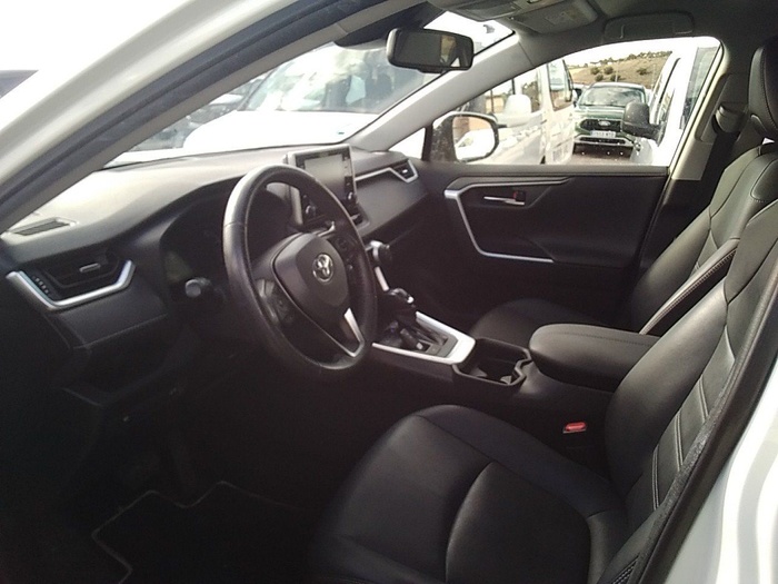 Toyota Rav4 220H Business 160 kW (218 CV) Vehículo usado en Madrid Toyota Rav4 220H Business 160 kW (218 CV) Vehículo usado en Madrid