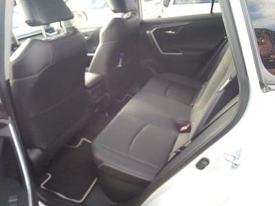 Toyota Rav4 220H Business 160 kW (218 CV) 9 Toyota Rav4 220H Business 160 kW (218 CV) 9