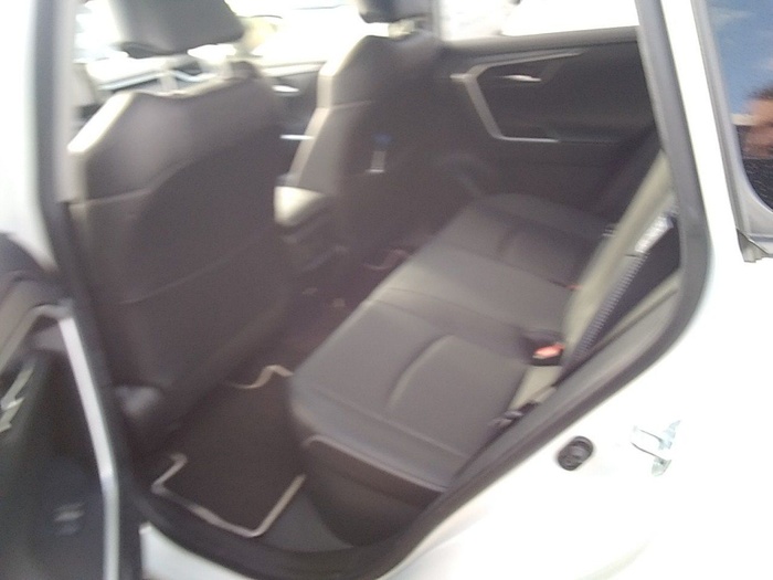 Toyota Rav4 220H Business 160 kW (218 CV) Vehículo usado en Madrid Toyota Rav4 220H Business 160 kW (218 CV) Vehículo usado en Madrid